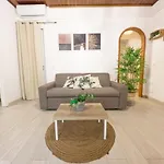 Demetra Seafront - Parking & Pool كاستيل فولتورنو
