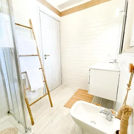 Demetra Seafront - Parking & Pool Apartment Castel Volturno