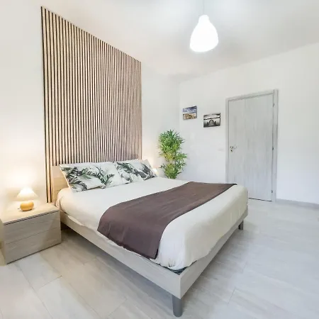 Demetra Seafront - Parking & Pool Castel Volturno