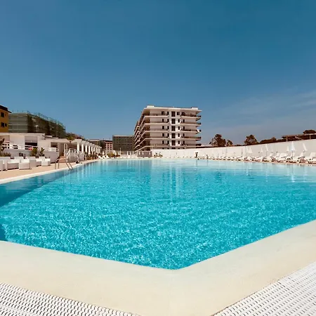 Demetra Seafront - Parking & Pool Castel Volturno