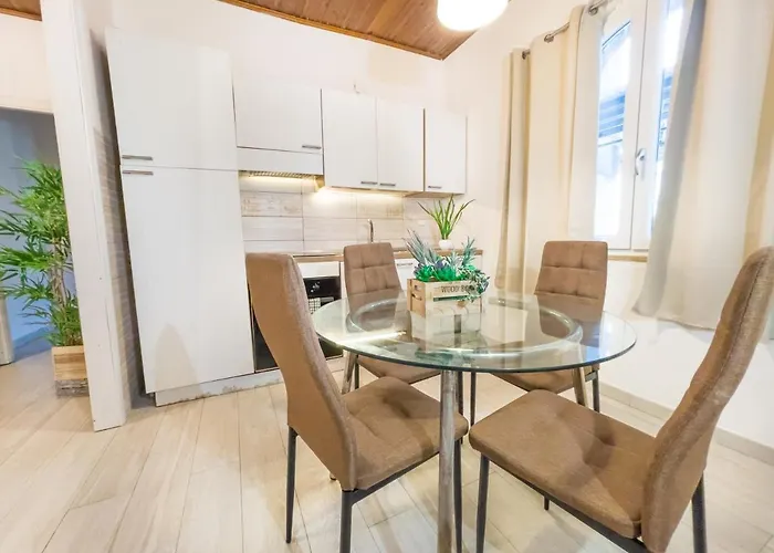 Apartament Demetra Seafront - Parking & Pool *