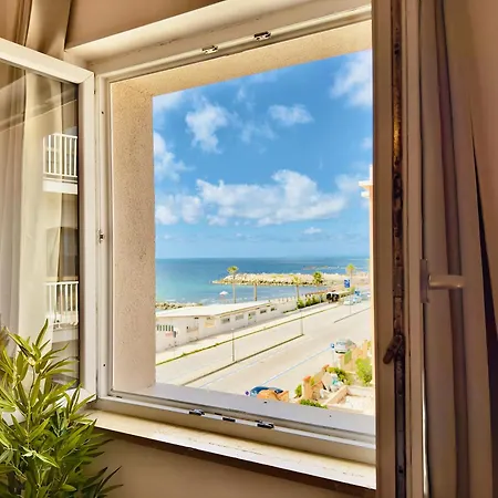 Apartamento Demetra Seafront - Parking & Pool Castel Volturno