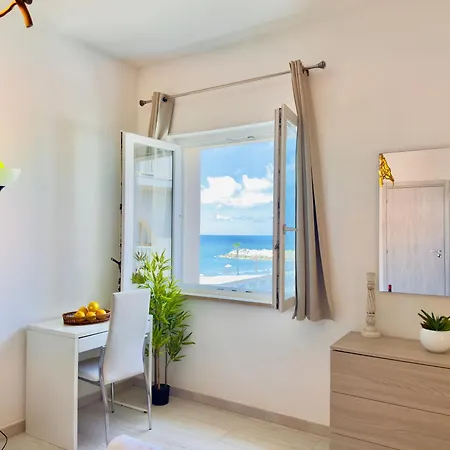 Demetra Seafront - Parking & Pool * Castel Volturno