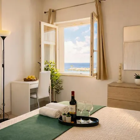 Demetra Seafront - Parking & Pool *