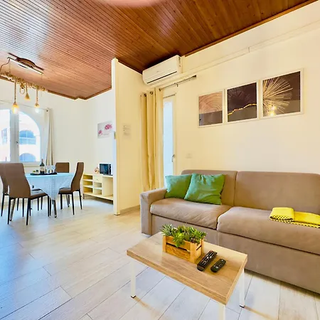 Apartment Demetra Seafront - Parking & Pool Castel Volturno