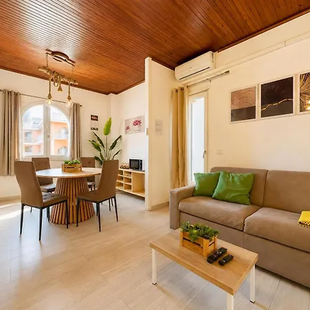 Demetra Seafront - Parking & Pool Apartament *