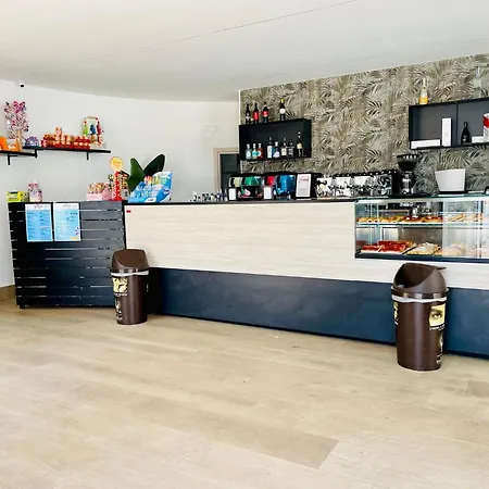 Demetra Seafront - Parking & Pool